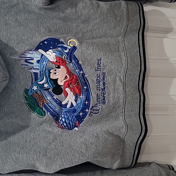 Vintage Walt Disney Kids XL Gray and black. - Picture 2 of 4